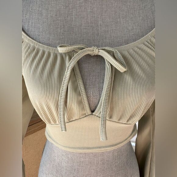 Nasty Gal Sweet On You Light Green Long Sleeve Crop Top Boho Style size 4 - Picture 7 of 10